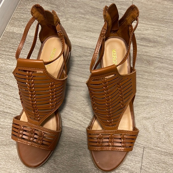 Heels - Picture 2 of 4